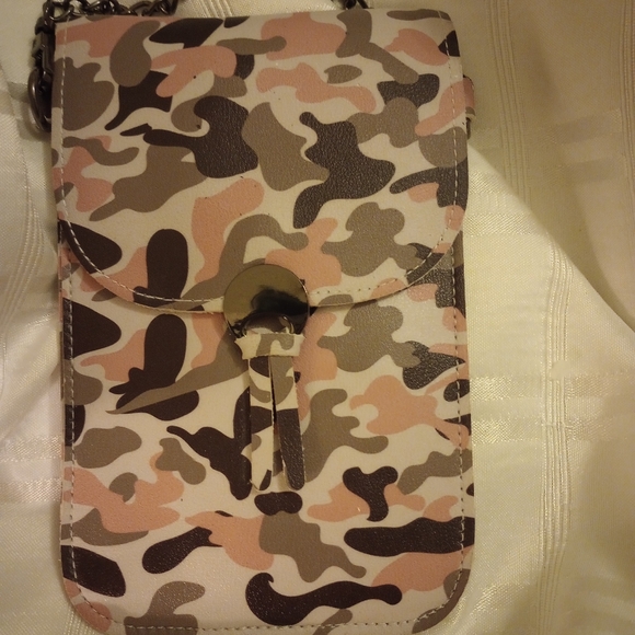 Stylish Camouflage Crossbody Phone Bag - Picture 2 of 3